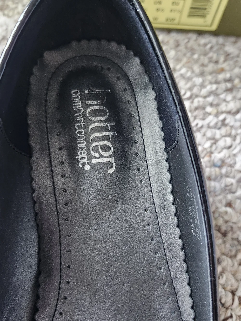 comfort plus by Predictions Women's Black Bow-Accent Slip-On Flats